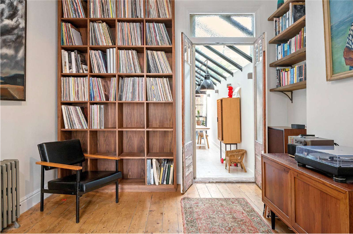 Lavers Road London, N16 0DT