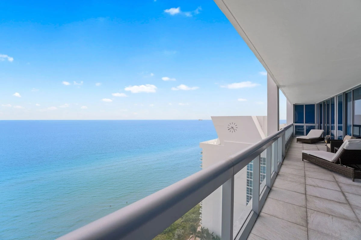 Carillon North Tower, Miami Beach, Florida