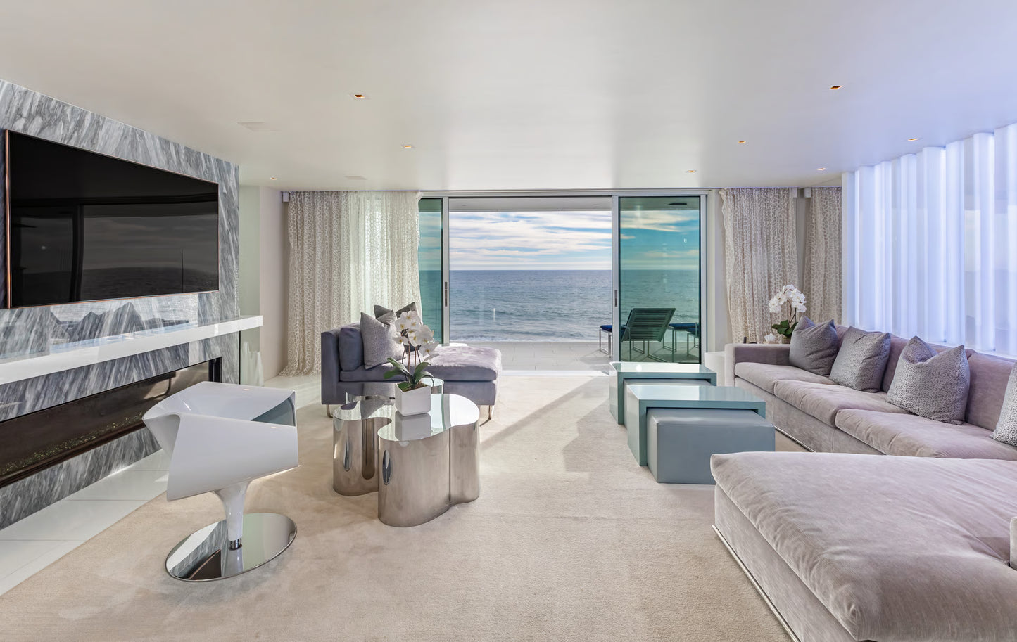 Sea Level Drive, Malibu, California, USA
