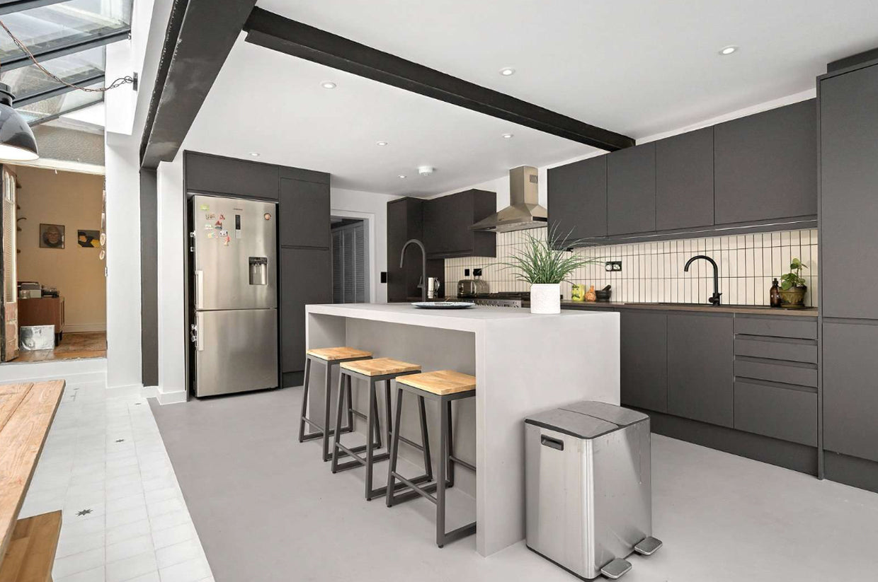 Lavers Road London, N16 0DT