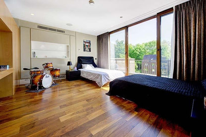 49, The Bishops Avenue, N2