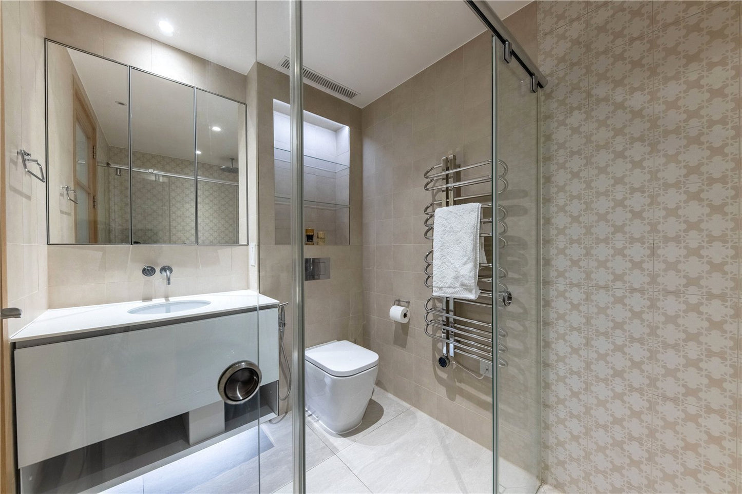 Knightsbridge, London, SW7