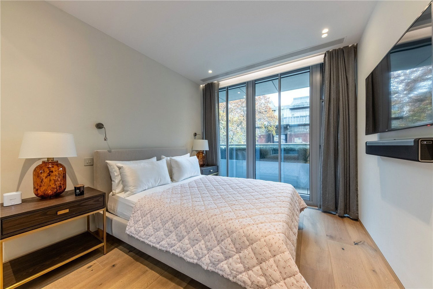 Knightsbridge, London, SW7