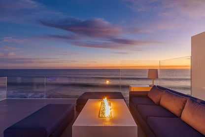 Sea Level Drive, Malibu, California, USA