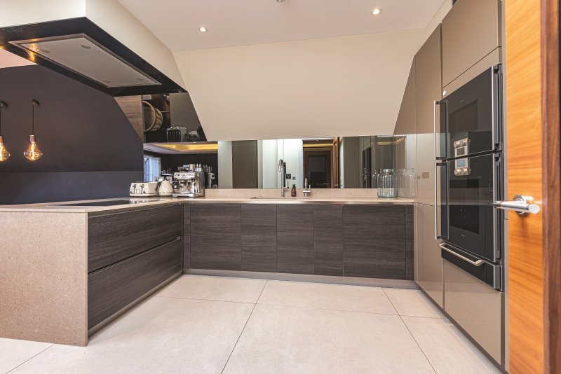 Mill Hill Place, NW7