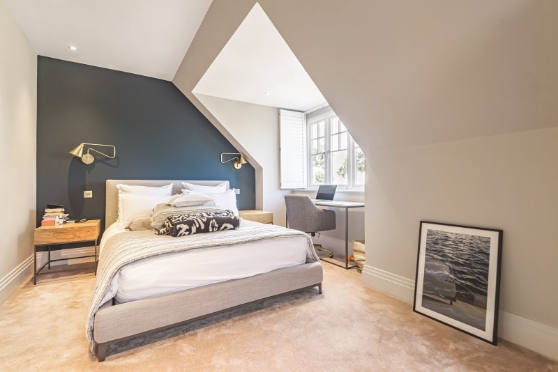 Mill Hill Place, NW7