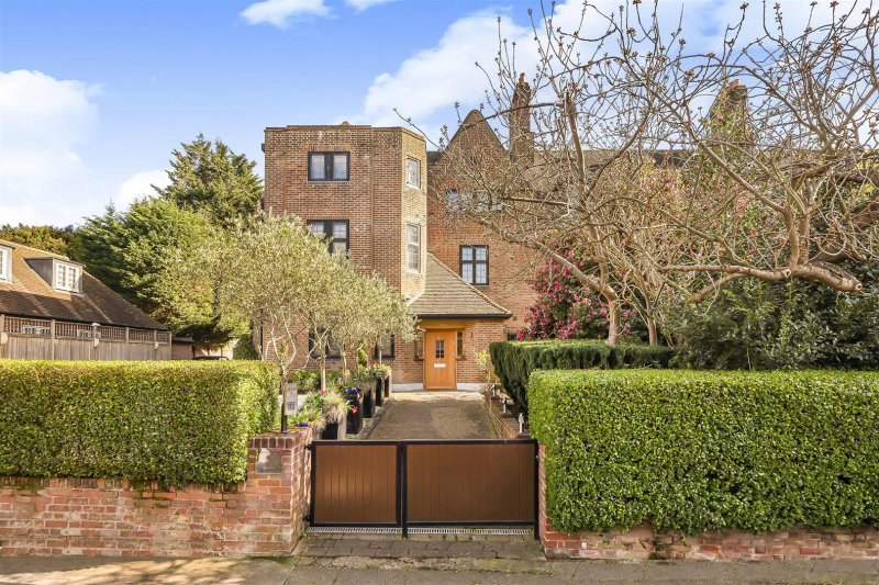 Welgarth Road, Hampstead Garden Suburb, NW11