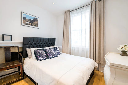 Devonshire Place, W1G