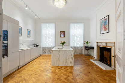 Devonshire Place, W1G
