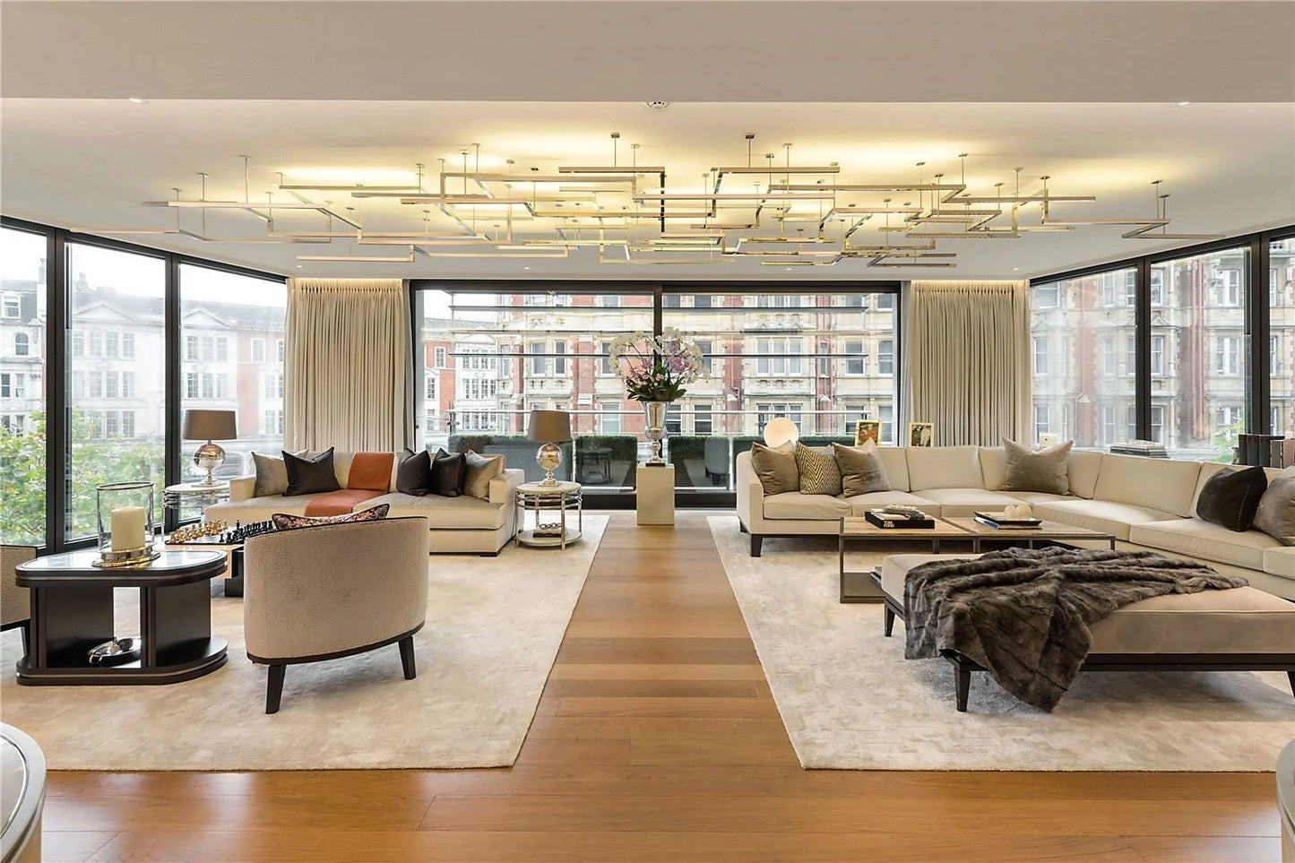 Hyde Park One, 100 Knightsbridge, SW1X